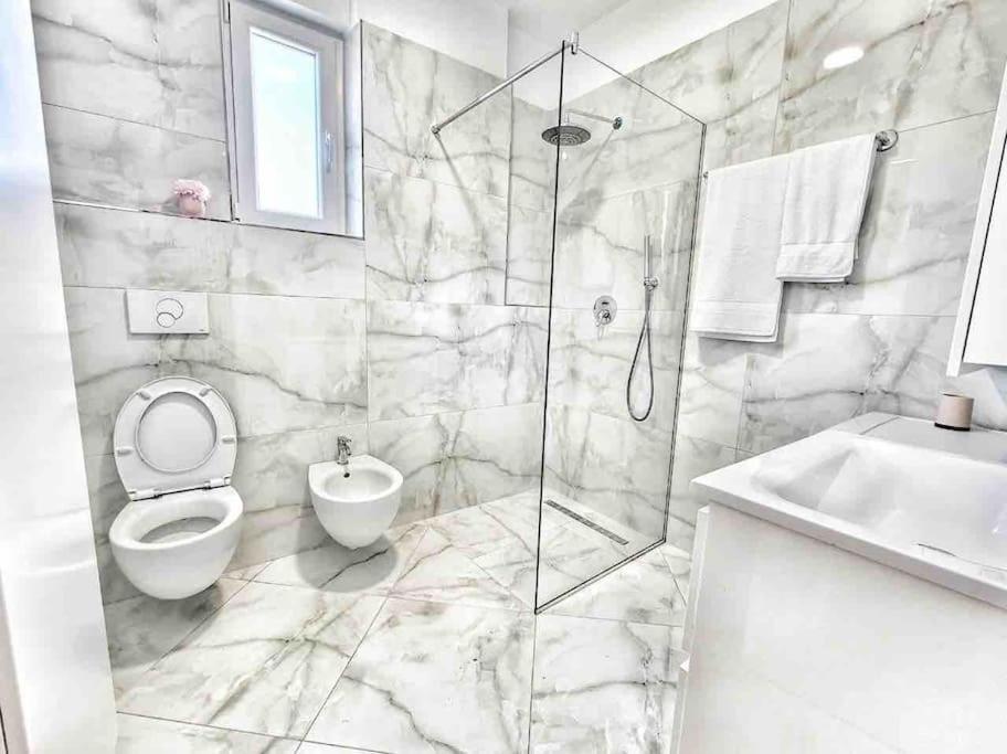 53° Bs Skanderbeg City Center Comfort Tirana Exteriör bild